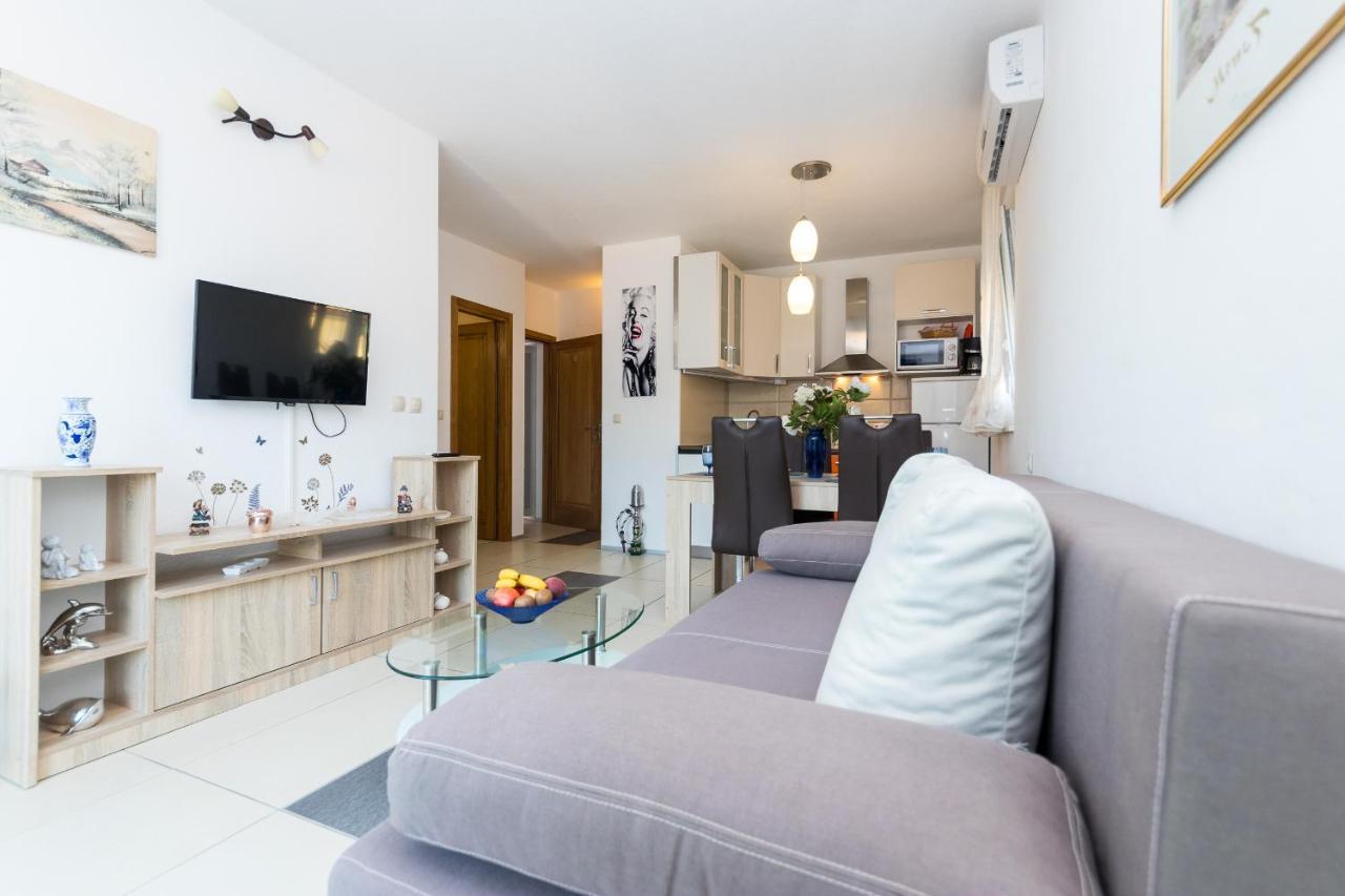 Apartments And Rooms With Parking Space Grebastica, Sibenik - 17831 外观 照片