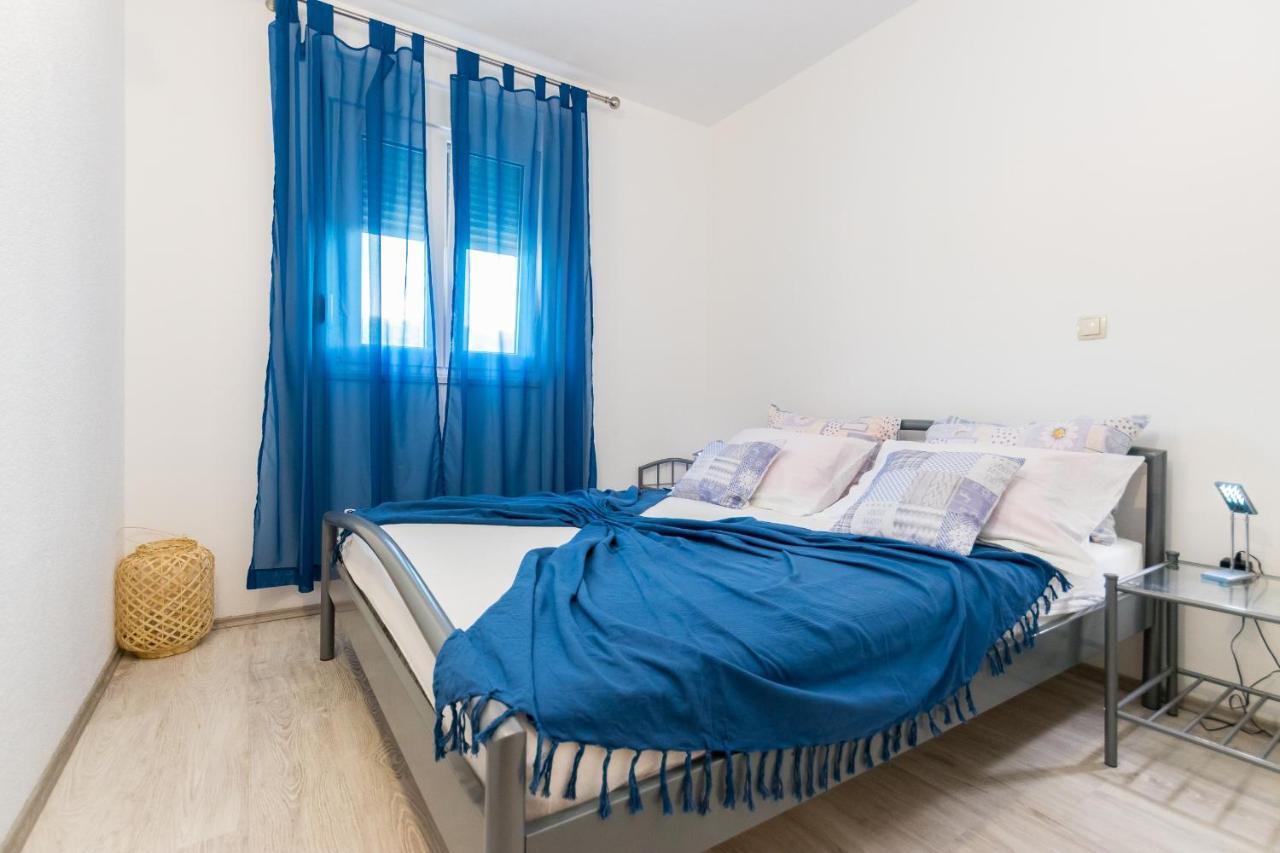 Apartments And Rooms With Parking Space Grebastica, Sibenik - 17831 外观 照片