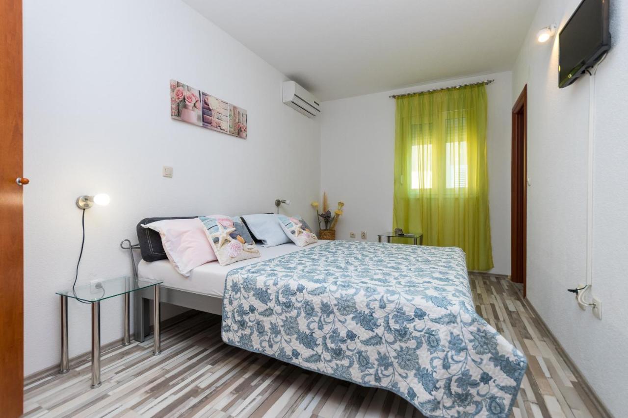 Apartments And Rooms With Parking Space Grebastica, Sibenik - 17831 外观 照片