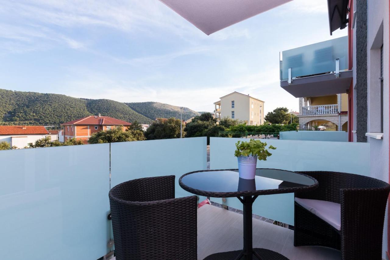 Apartments And Rooms With Parking Space Grebastica, Sibenik - 17831 外观 照片