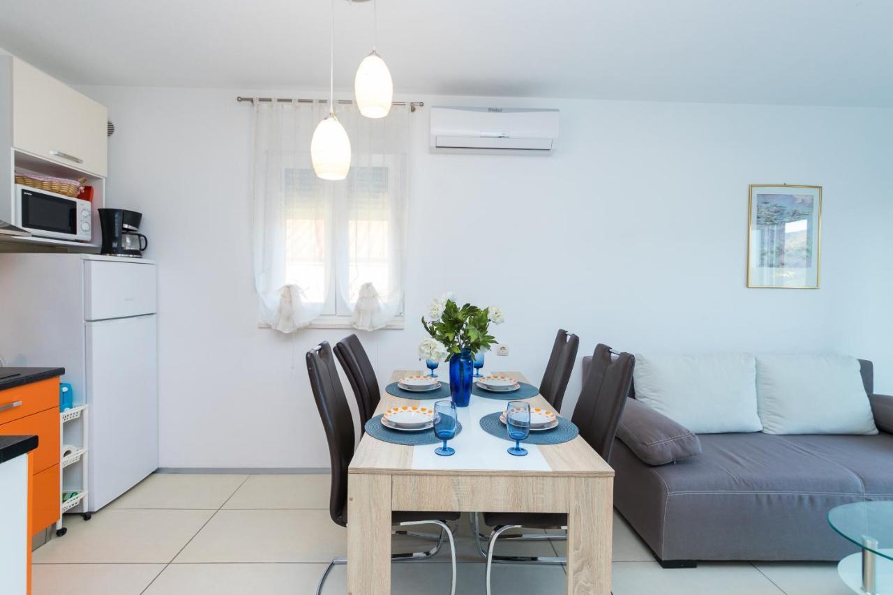 Apartments And Rooms With Parking Space Grebastica, Sibenik - 17831 外观 照片