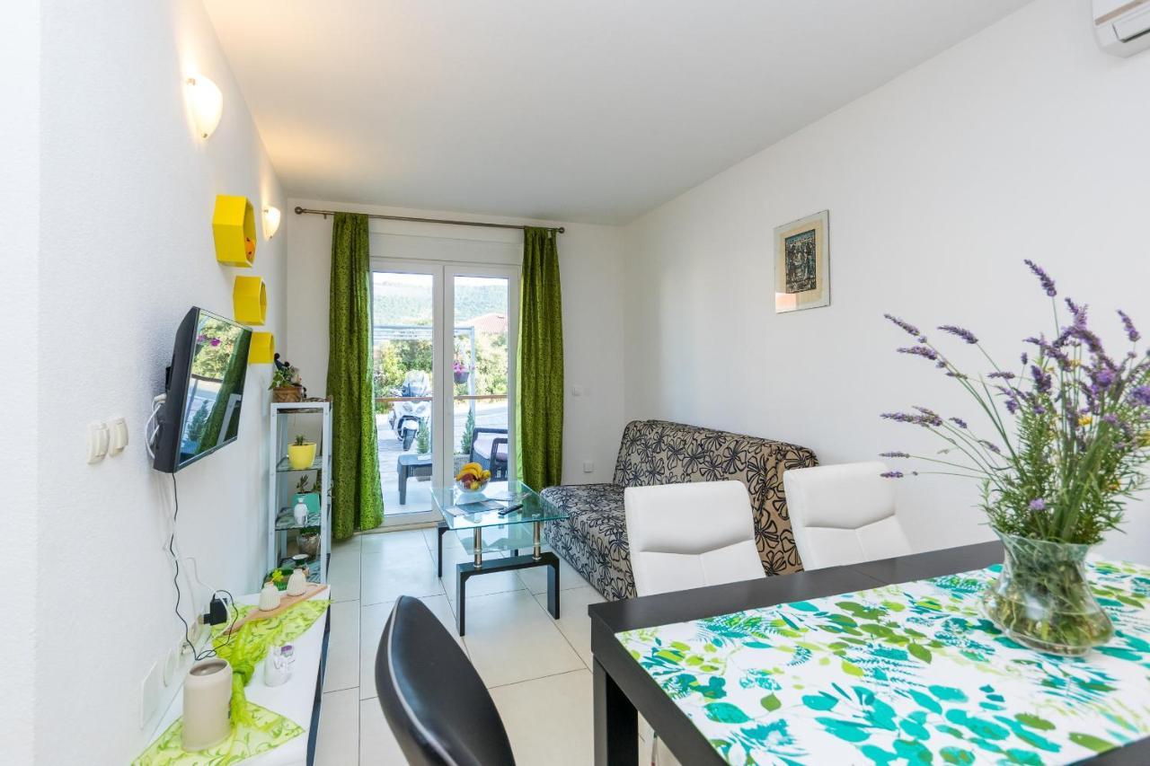 Apartments And Rooms With Parking Space Grebastica, Sibenik - 17831 外观 照片
