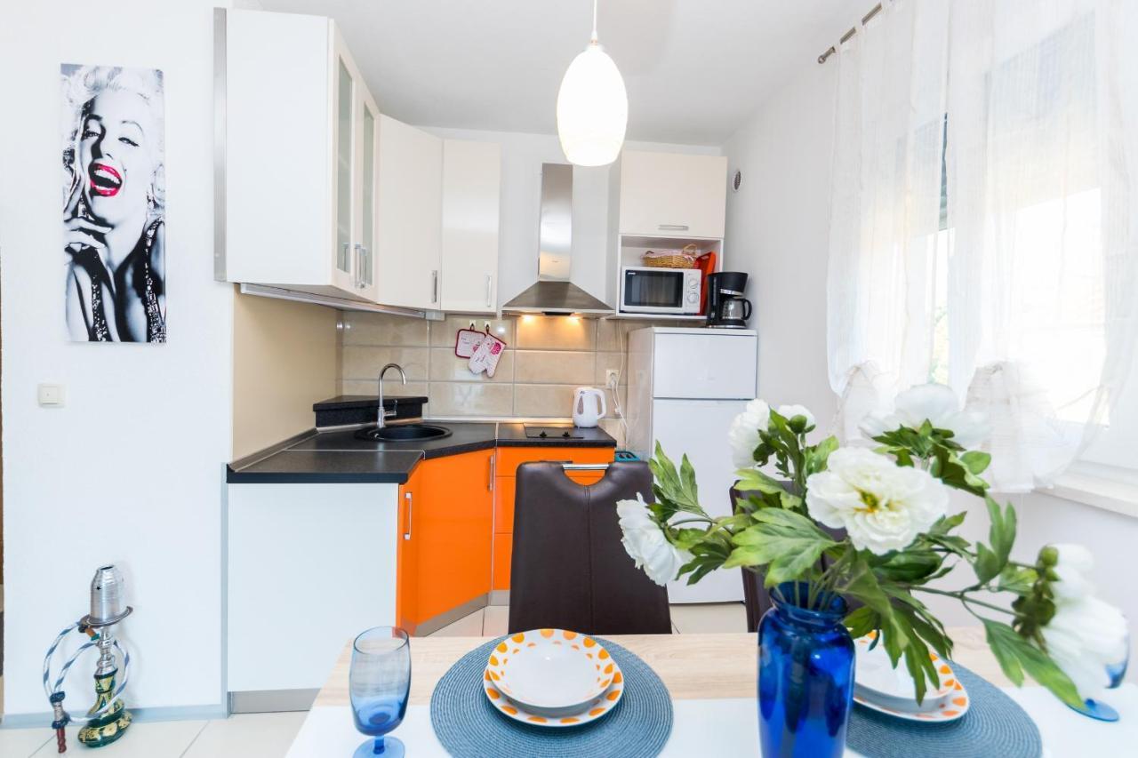 Apartments And Rooms With Parking Space Grebastica, Sibenik - 17831 外观 照片