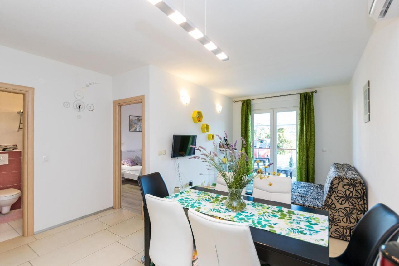Apartments And Rooms With Parking Space Grebastica, Sibenik - 17831 外观 照片